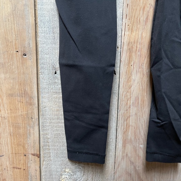 Lululemon Wunder Under 28” leggings - Picture 6 of 7